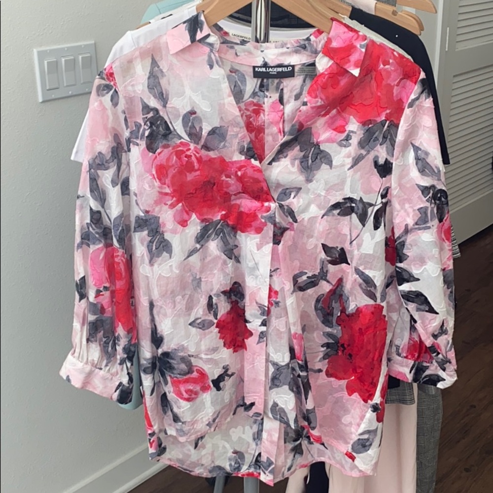Floral print blouse